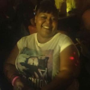 Meet your Posher, Elishia